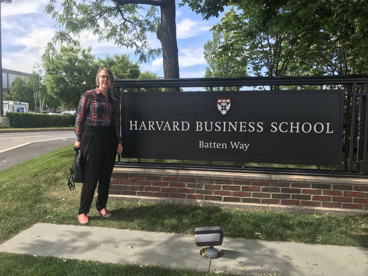 liz_mcque's tweet photo. After walking all over Boston having a few days stretching other muscles at Harvard with @Joyce_Redfearn - lucky lucky https://t.co/p7UqCaVTyE