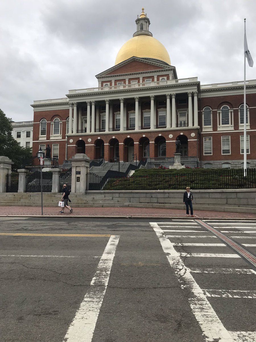 liz_mcque's tweet photo. After walking all over Boston having a few days stretching other muscles at Harvard with @Joyce_Redfearn - lucky lucky https://t.co/p7UqCaVTyE