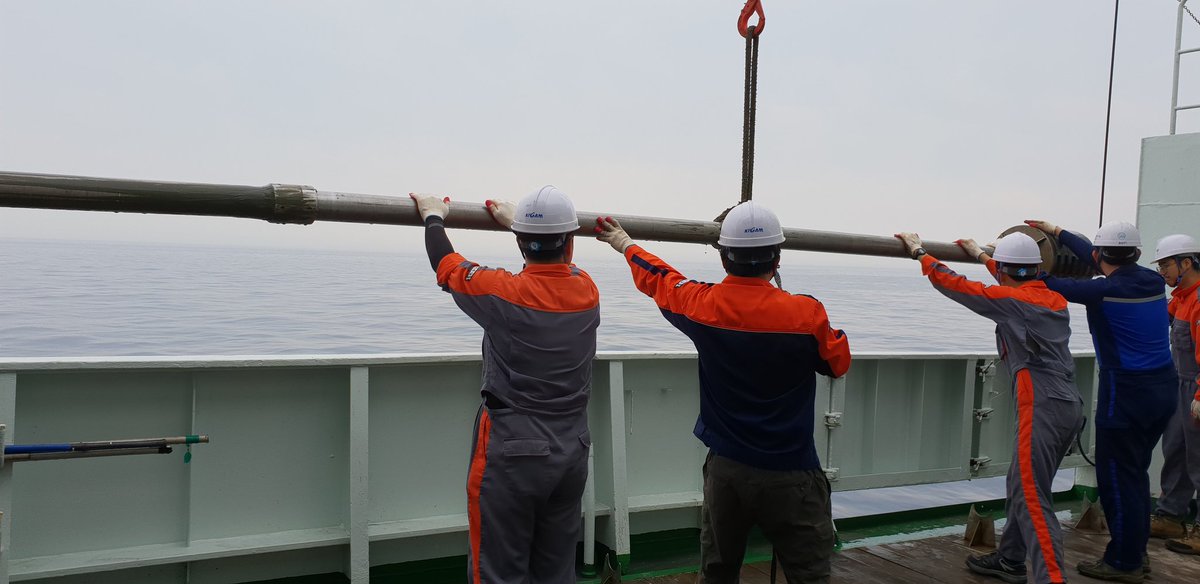 Deniz__cukur's tweet photo. Coring through surface rupture of an active fault! #KIGAM #piston coring #faults https://t.co/rNG3sX3w0L
