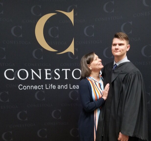 LeeAnnMurray6's tweet photo. So proud of this fine young man...#conestogagrad https://t.co/sk5lrzdhvT