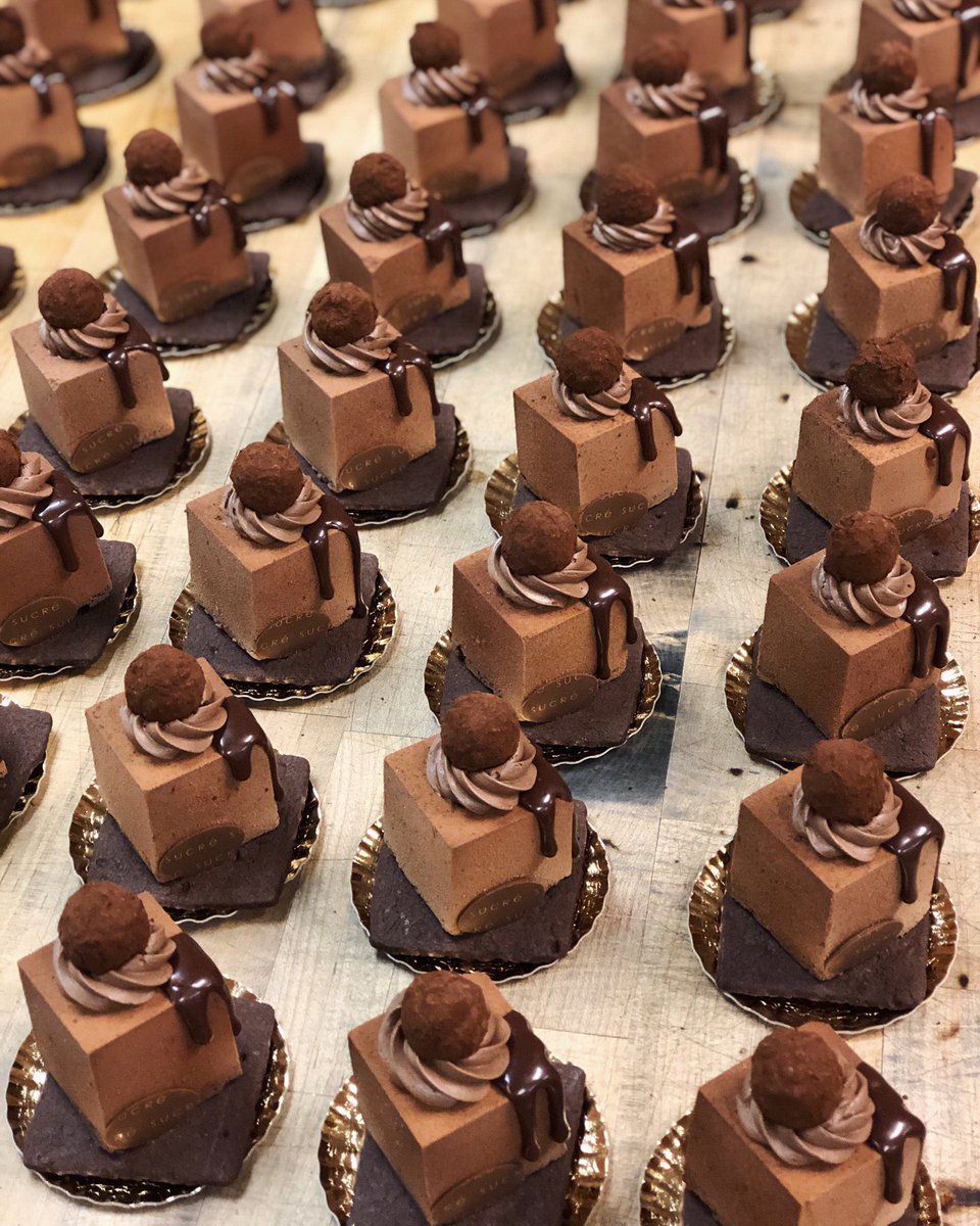 All the Chocolate Boxes now, please 🤤

#neworleans #wherenolaeats #eaternola #sucreneworleans