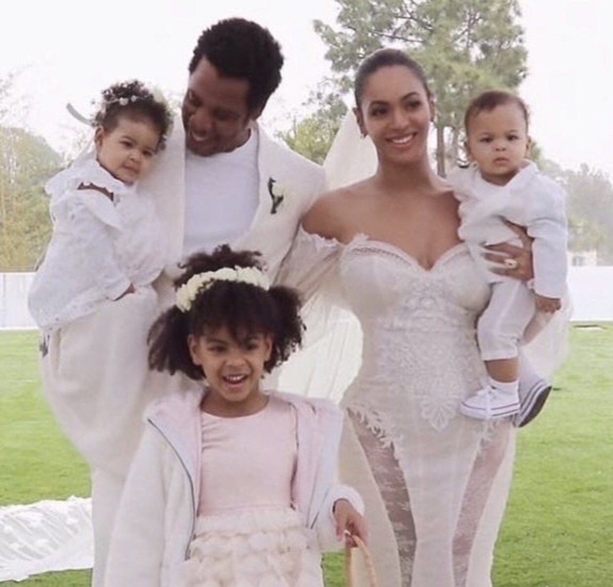 Rumi And Sir Carter Twins at Patricia Nobles blog