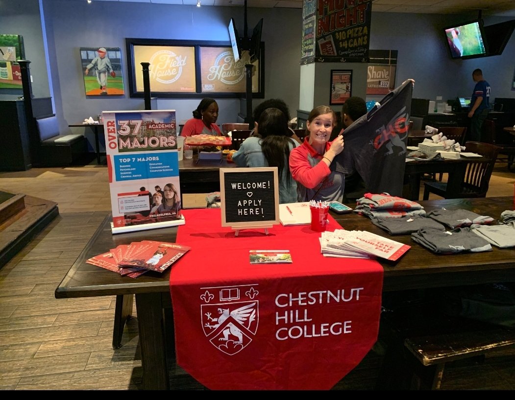 ChestnutHill's tweet photo. We had a blast meeting some #futuregriffins at tonight's Transfers on the Town event. Thanks @FieldHousePHL for being a great host!
#chc #fieldhousephilly #transferstudents #transferthursday https://t.co/XWsF82bFrx