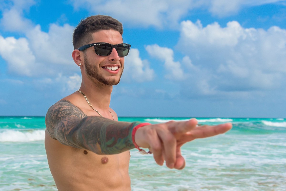 PJinator's tweet image. New avi🏊🏽‍♂️🏄🏽‍♂️