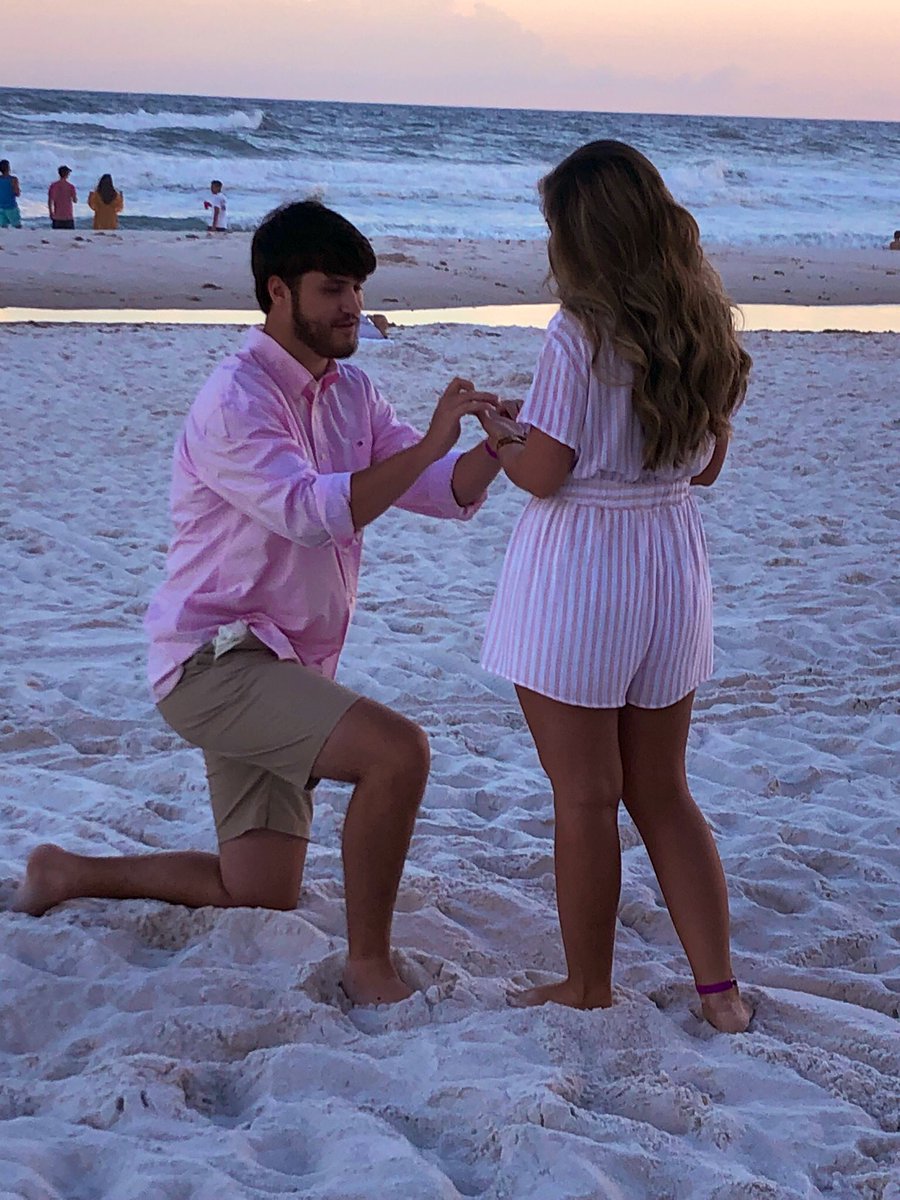 KristinKayy_'s tweet photo. My best friend asked me to marry him and I said YES!! I can’t wait to marry you Clay Porter. I love you so much. Let’s plan a wedding! 💍💗  @ClayPorter23 https://t.co/VQC8Ru64rZ