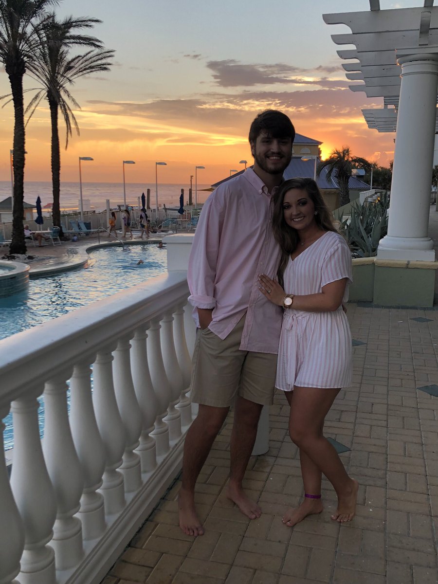 KristinKayy_'s tweet photo. My best friend asked me to marry him and I said YES!! I can’t wait to marry you Clay Porter. I love you so much. Let’s plan a wedding! 💍💗  @ClayPorter23 https://t.co/VQC8Ru64rZ