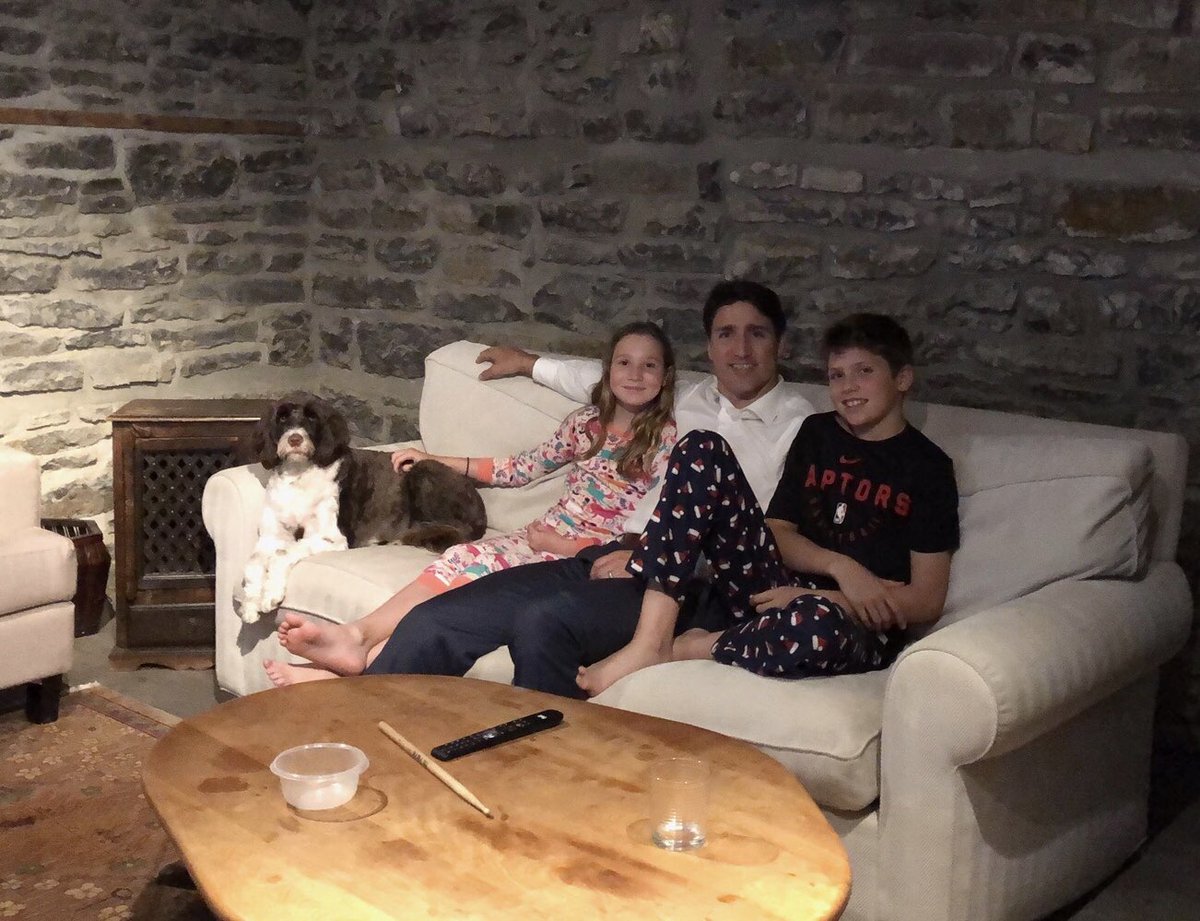 Je regarde le #match6 avec mes supporters préférés des <a href="/Raptors/">Toronto Raptors</a>! #RaptorsIn6ix #WeTheNorth