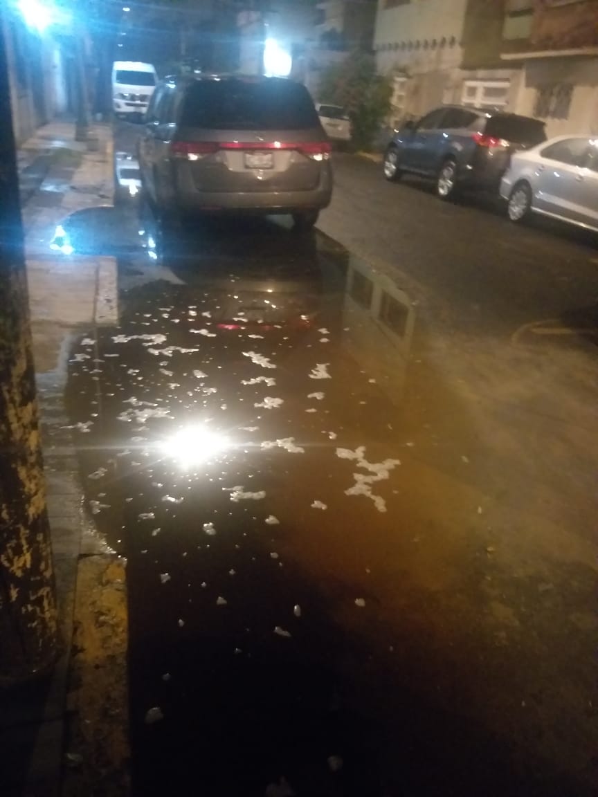 GeshiLfc's tweet photo. En la calle cerrada de Sotero Prieto de la colonia Guadalupe Insurgentes las coladeras están tapadas y las casas se llenan de aguas negras. Urge que @TuAlcaldiaGAM las destape. @fchiguil @Claudiashein @GobCDMX ⚠️⚠️ https://t.co/MvRfFeXZ35