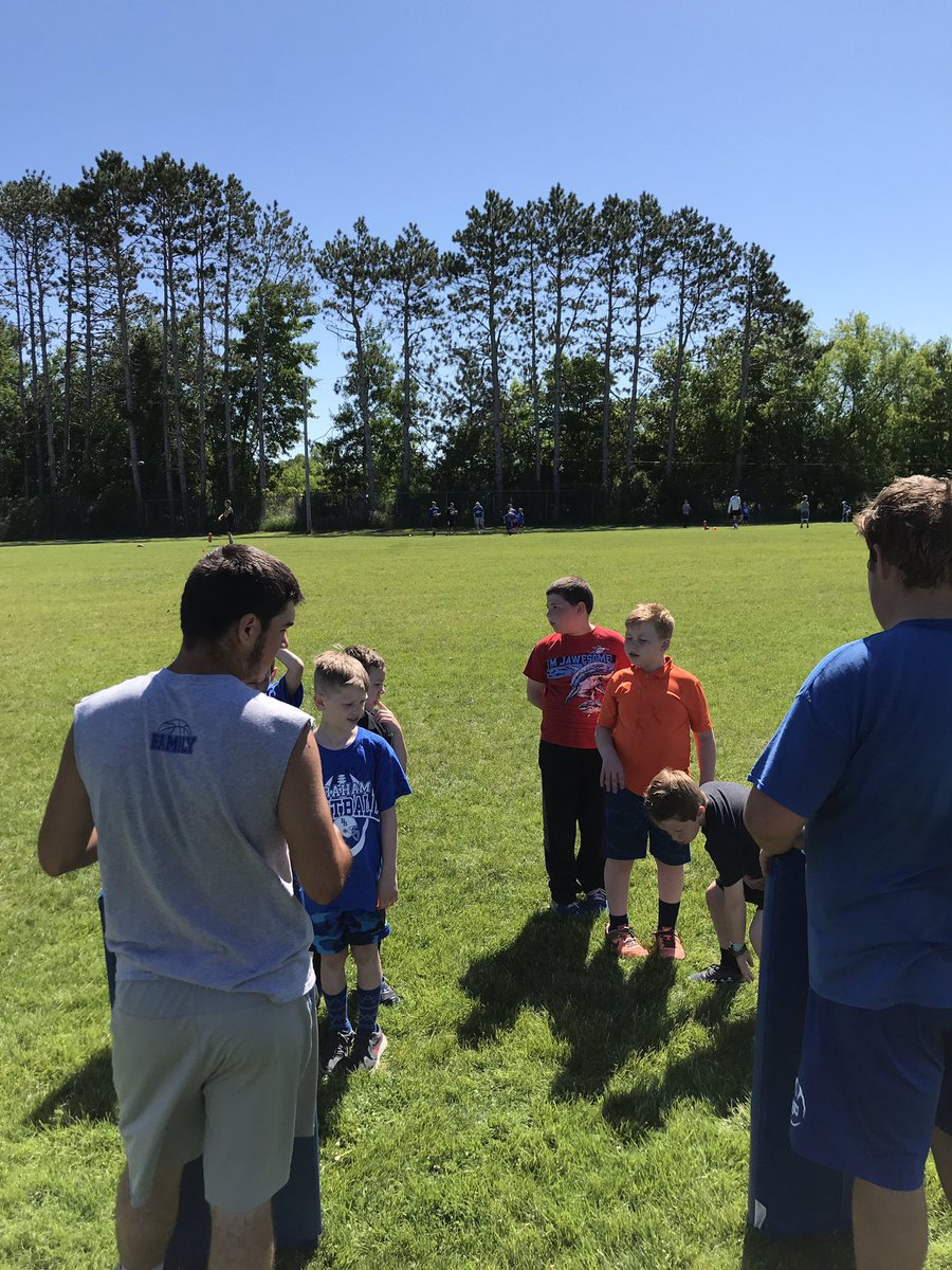 MrCGrote's tweet photo. Another great Bomber FB Camp in the books! Grades 3-6 worked on skills and played games each day. It’s always a great day to be a Bomber! #bomberpride #thetraditioncontinues https://t.co/m7H37ZVA4B