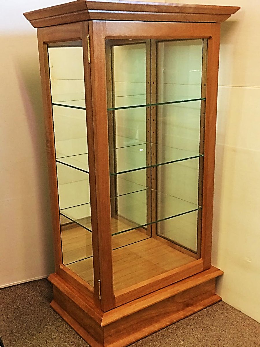 f_renowned's tweet photo. Check out the project https://t.co/IfSRsmcCiy
If your collectables are your passion then let us help you showcase them with a custom built display cabinet or case.  #displaycabinet #renownedfurniture #customfurniture https://t.co/pmIjdVfZyr