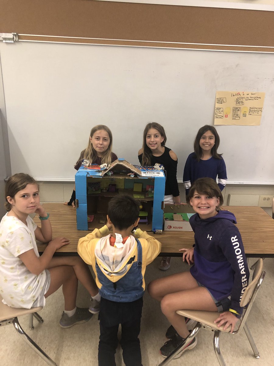 MrsFoleyLES's tweet photo. Block 1 Science Inquiry Projects! What a great way to end the school year @BFESPotomac @MrsMcCarthyBFES https://t.co/zxe86Q0SOl