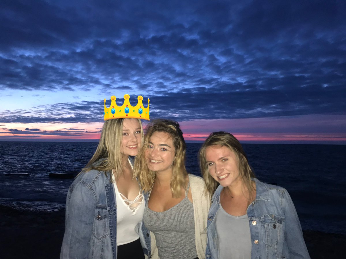 laurhayes23's tweet photo. happy birthday bbg!! love u forever!! thx for all the great mems and hope to make even better ones. #DG @abbygarling_ https://t.co/Pb7bJCyTJc