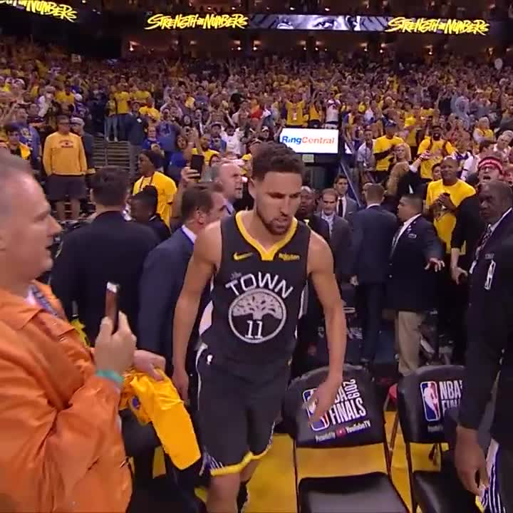 NBA Finals: Klay Thompson out of Game 6 with apparent knee injury