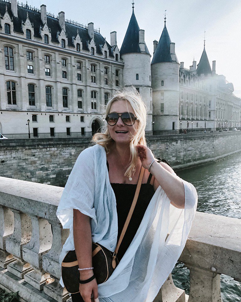 AliWible's tweet photo. Enjoying my last month before the "real world"!! Spent the past two weeks in Italy and France. Can't wait to start my next step with some amazing kiddos!! https://t.co/oEJPszfq7y