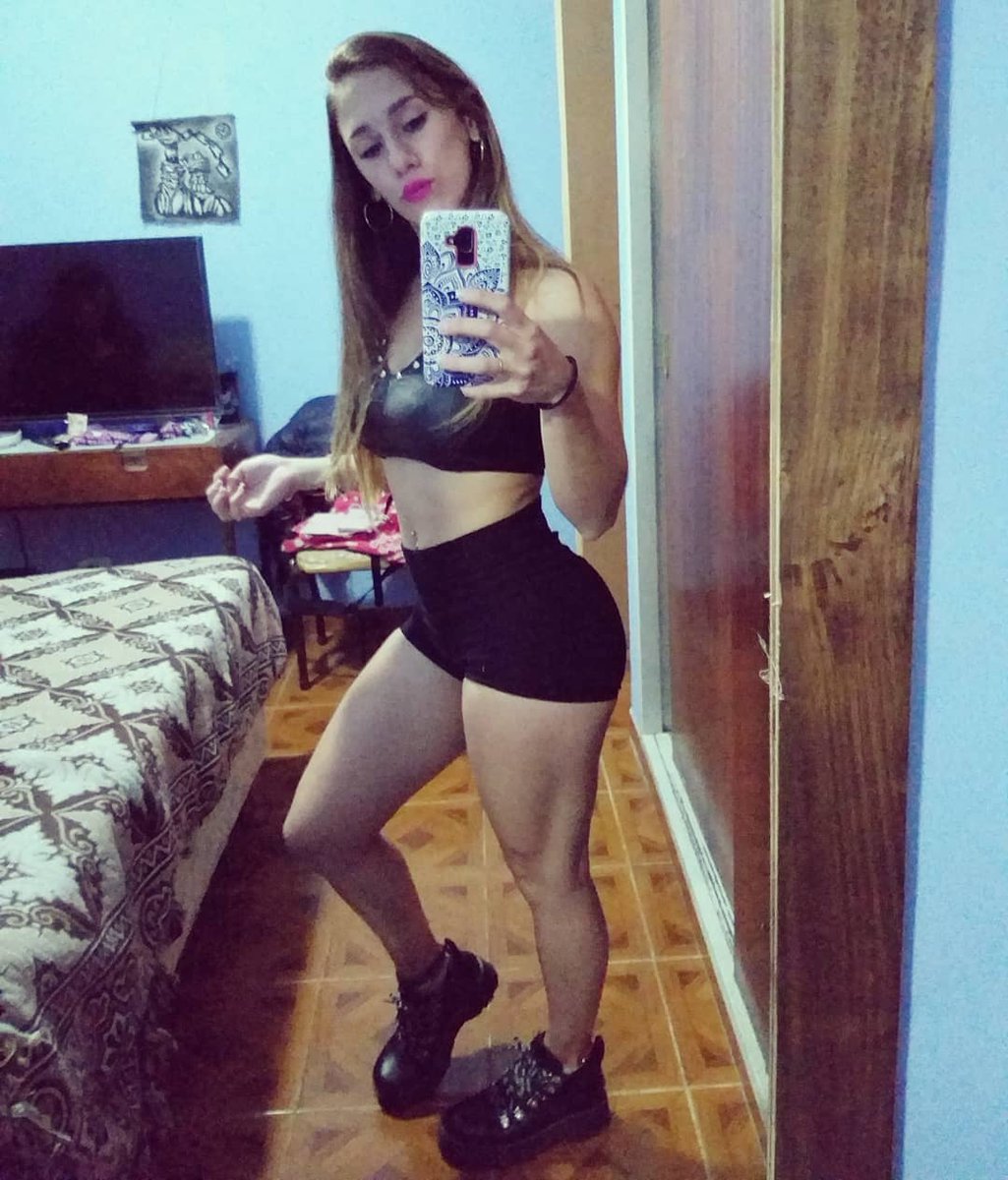 BellasEnShorts's tweet photo. No lo dejes que te apague! 🥳 #mariielitacuerva https://t.co/yMk35BxdNT