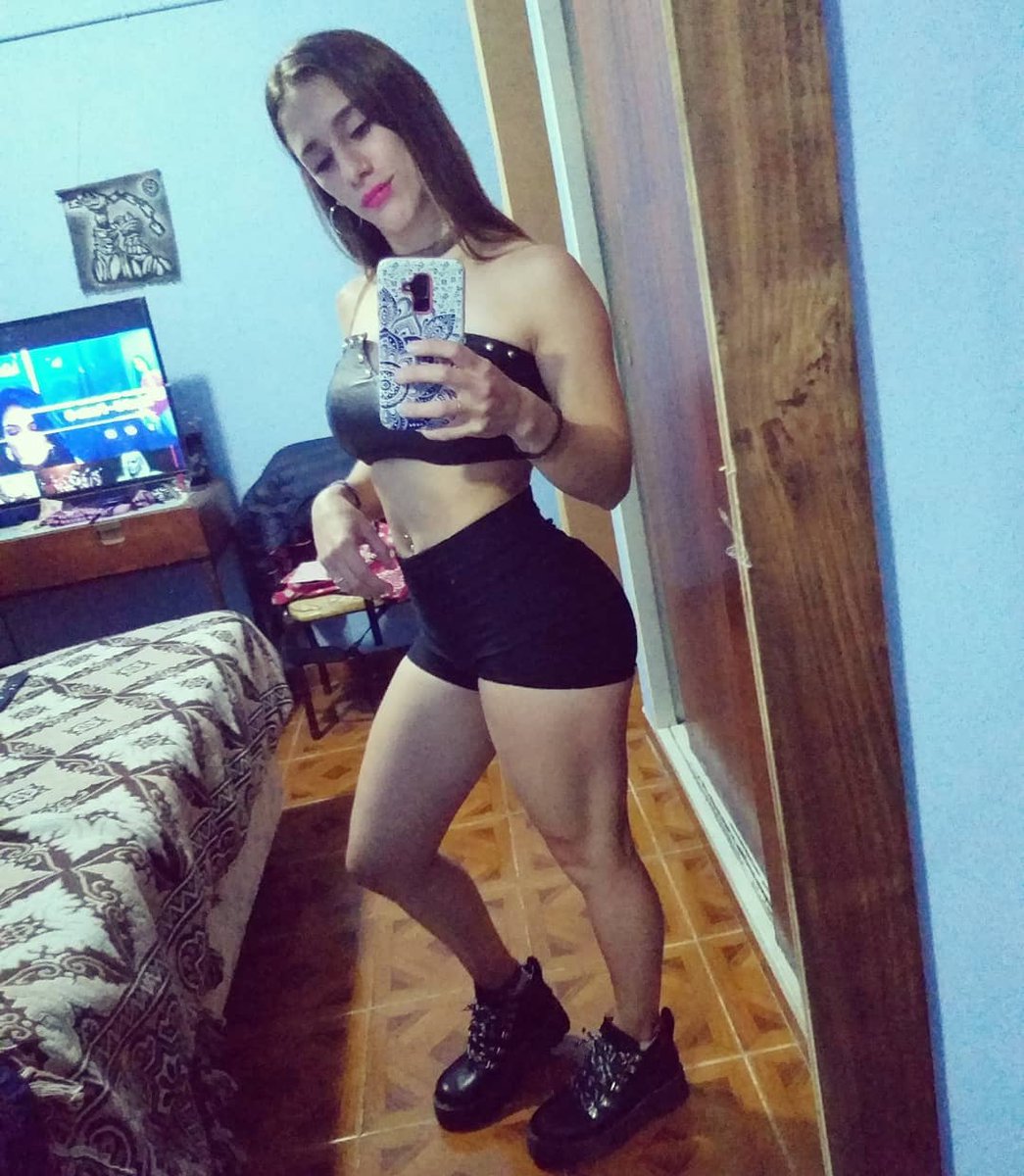 BellasEnShorts's tweet photo. No lo dejes que te apague! 🥳 #mariielitacuerva https://t.co/yMk35BxdNT