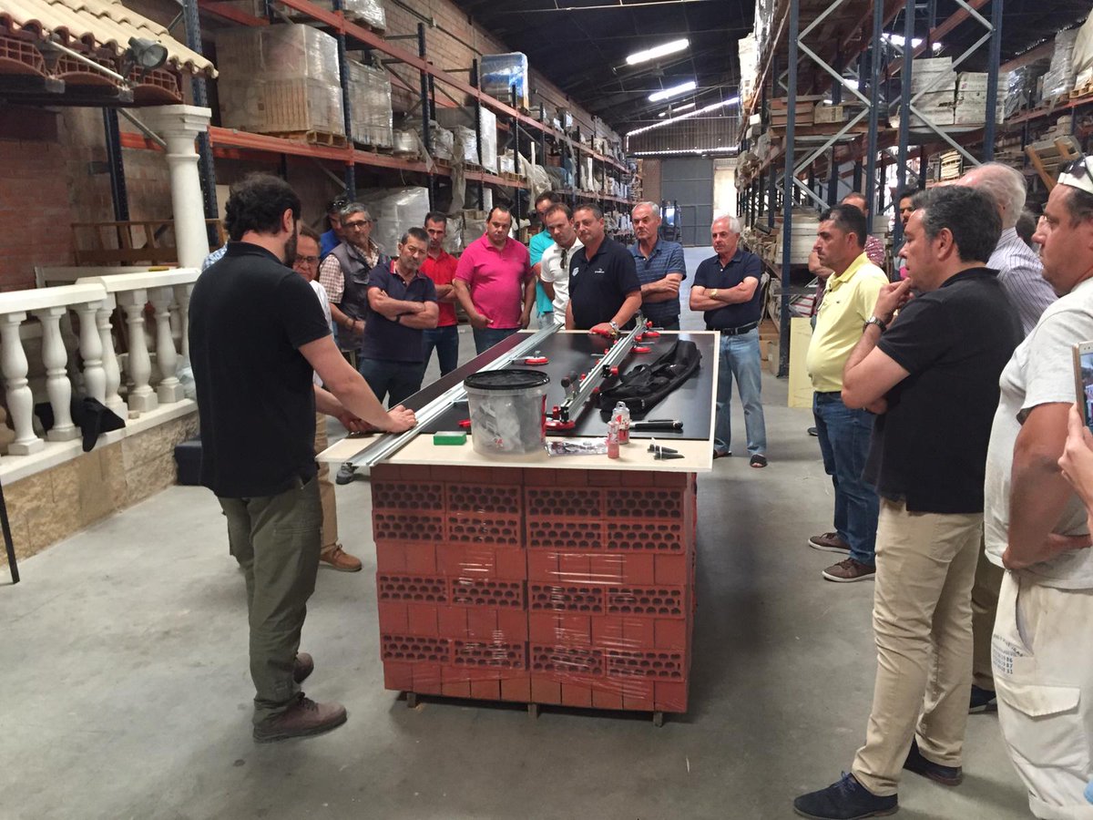 TohariaRubi's tweet photo. 13/06 Jornada técnica de gran formato en Azulejos Martinez (Cobeja, Toledo) junto con @grupopuma @Neolith_ Gracias a los asistentes, buenas sensaciones.. @RubiTools_Es A POR TODAS 💪💪 https://t.co/ZSD71iSlpc