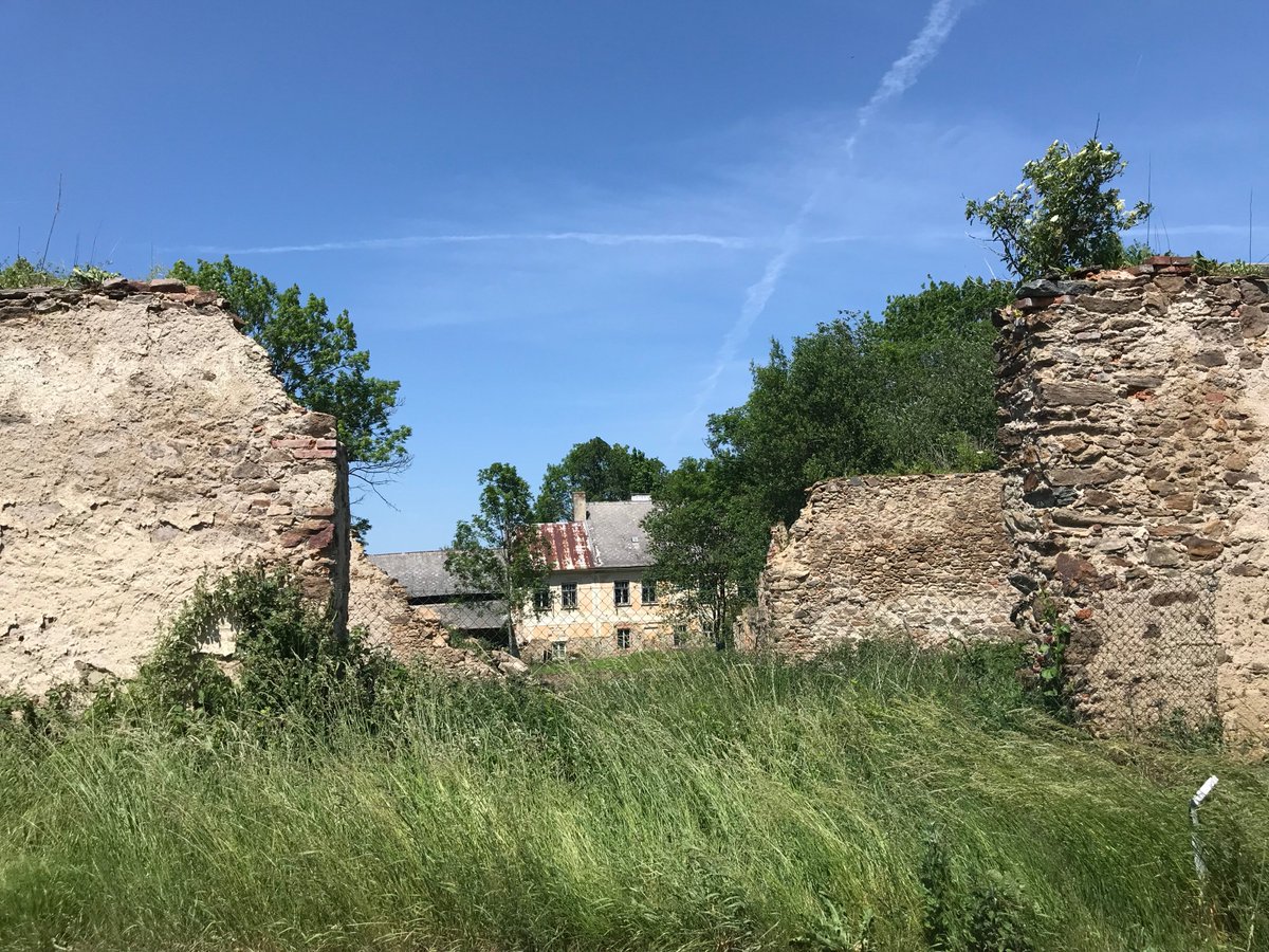 retroturistika's tweet photo. Gotická tvrz Opálka u Strážova #fortress #gothic #history #heritage #czechiaheritage #opalka #cesko #czechia #zemeceska #vylet #putovani #turistika #trip #travel #explore #ruins #interesting #Tourist GPS 49.3066428N, 13.2328011E https://t.co/0X6Znw0O0P
