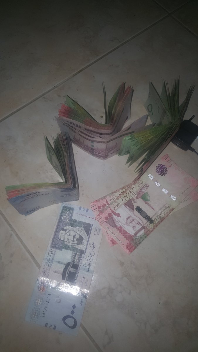 Moip26's tweet photo. الفلوس موجوده بس والله ما احب انيك أحد بفلوس . حقين الفلوس اصلاً جاء إليك  من أجل الفلوس تنزل حقك في خرقه ومع السلامه .بعكس اللي جيك من أجل رغبته في إرضاء شهوته هنا تحس التفاعل من الجانبين  بعكس ال��ول جاء من الفلوس وبيمشي الاحساس باشباع الرغبه https://t.co/AxEc7xMfR5