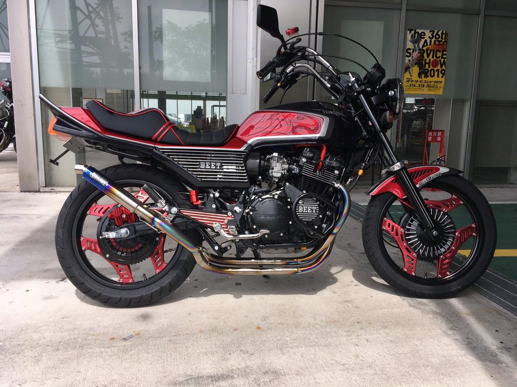以前カスタムペイントしたCBX400Fの組み上がり画像頂きました? 純正風 