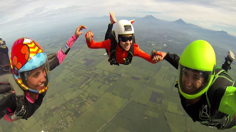 If you can dream it you can do it 📸 Seco Castellanos
Join the Dare To Be You shutta mission by <a href="/LVHofficial/">Lady Victoria Howard</a> to win a free Season Pass!
The world needs heroes and their stories. And, today, the hero is you. Dare to be you, so we may dare to be a little more like you too! #skydive