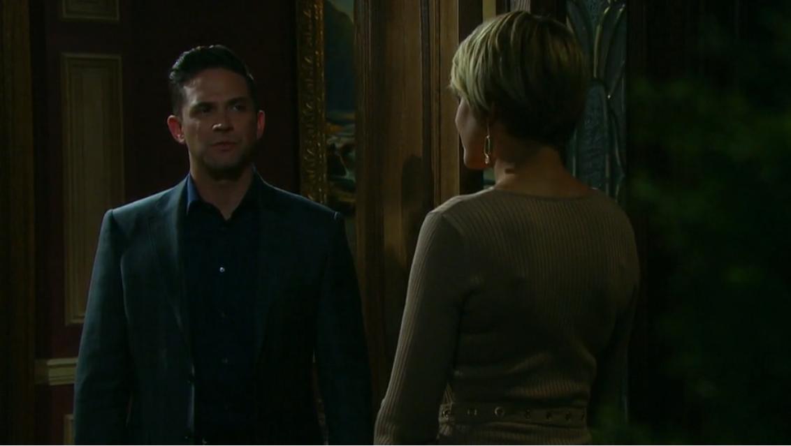 SteffyWyatt's tweet photo. Stefan shrugs off "Nicole" "I can't imagine what we have to talk about." 🤨🤔🤷‍♂️ #Days #Kristole #Kricole #Krefan 👀👀 https://t.co/jAKA1y5fl0