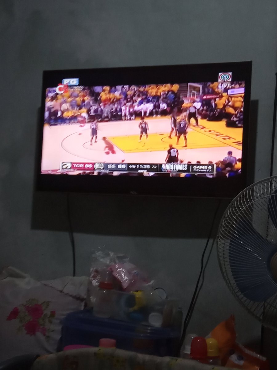Ramirezkisha's tweet photo. Go GSW for the win 💪
Hi enald 😂 watching #NBAonABSCBN https://t.co/m6HdsUaXrB