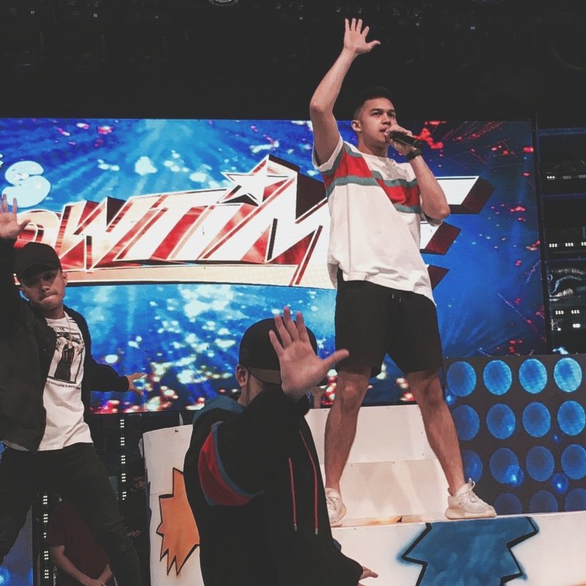 itsShowtimeNa's tweet photo. Paano Na Ba ang feelings kung walang Kilig Ambassadors? Ang latest single ni #Rayt in a bit!

#ShowtimeFreeYourself https://t.co/J5hbIDedaT