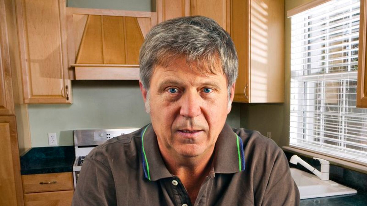TheOnion's tweet photo. Man In Kitchen Can’t Remember What He Got Married, Bought House, Had 3 Kids, And Came In Here For https://t.co/fpnkO2urTA https://t.co/Q6JaBuGx2H