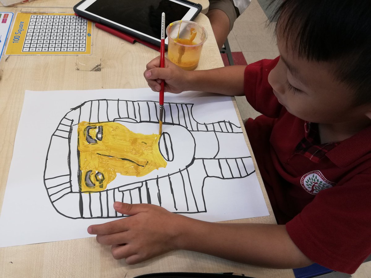 IPC- People of the Past. We've been learning about an ancient Egyptian ruler, King Tut. Here are pics of the students' drawings and paintings of the Pharaoh's mask <a href="/The_IPC/">IPC</a> #HIS_learning