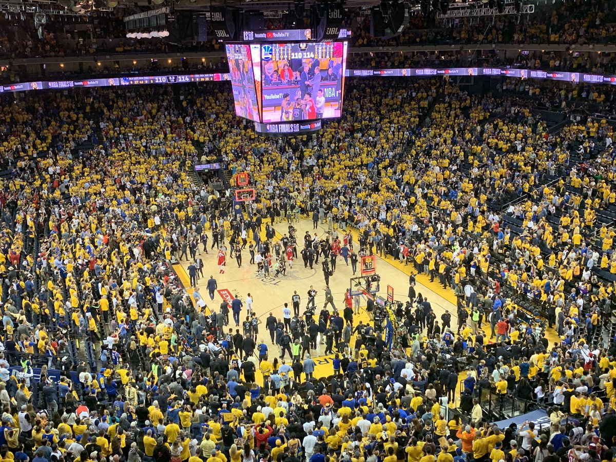 THE TORONTO RAPTORS ARE NBA CHAMPIONS FOR THE FIRST TIME EVER. 

The Raptors defeat the back-to-back defending champion Golden State Warriors 112-110 in the last game ever at Oracle Arena to take the basketball crown to Canada for the first time.

#NBAFinals