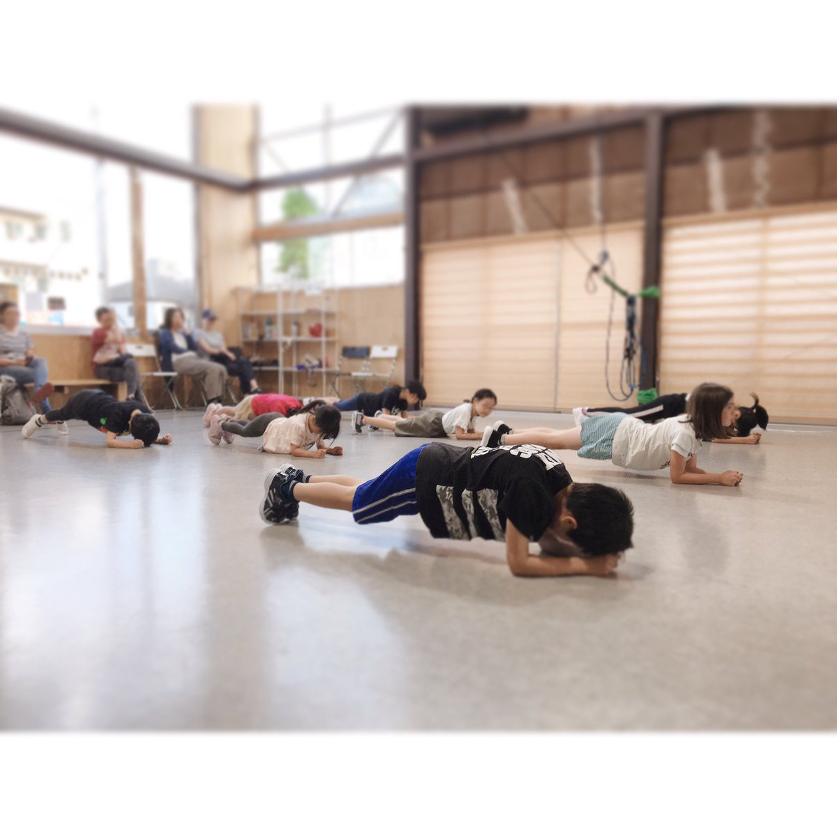 kstuntstudio's tweet photo. みんな筋トレ頑張れ〜👍
#kstuntstudio #studio #dance #englishdance #elementarydance #chofu #tokyo #ケイスタントスタジオ #スタジオ #小学生ダンス #キッズダンス #ダンス #英語でダンス #調布 #東京 #筋トレ https://t.co/EmBcFxeVbc