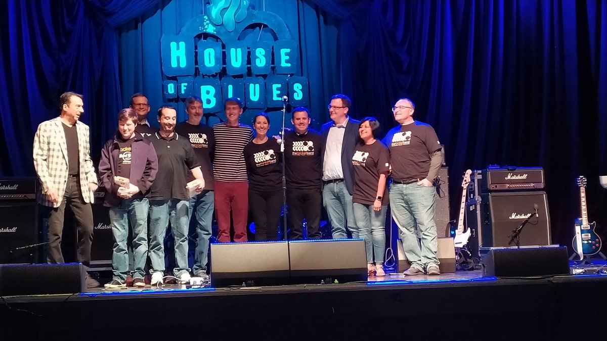 aroan01's tweet photo. The grand finale with Rocket Band and Founder’s Cup... #RocketBuild19 #myfavoritetimeofRocketyear #hackathons https://t.co/JIgUy9qDYT
