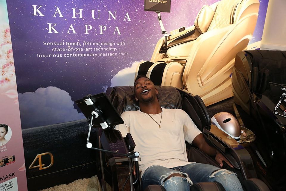 Thanks to our dear friends at <a href="/kahunachair/">kahuna Massage Chair</a> for spoiling our nominees, celebs and presenters at the Daytime Emmys!! Everyone enjoyed the incredible Kahuna Chair and gifts! <a href="/iamscottevans/">Scott Evans</a> #NATAS #Daytimeemmys #OfficialEmmysGiftLounge #kahunachair