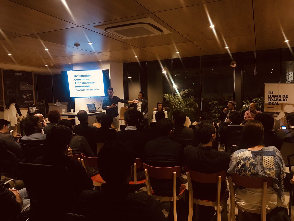 #Proptech |  Hoy en <a href="/ColProptech/">Colombia PropTech</a>  creando ecosistema, increíble tiempo hoy conversando sobre como las nuevas tecnologías pueden cambiar la industria inmobiliaria y de la construcción en Colombia. #proptech #ConstruyendoPaís