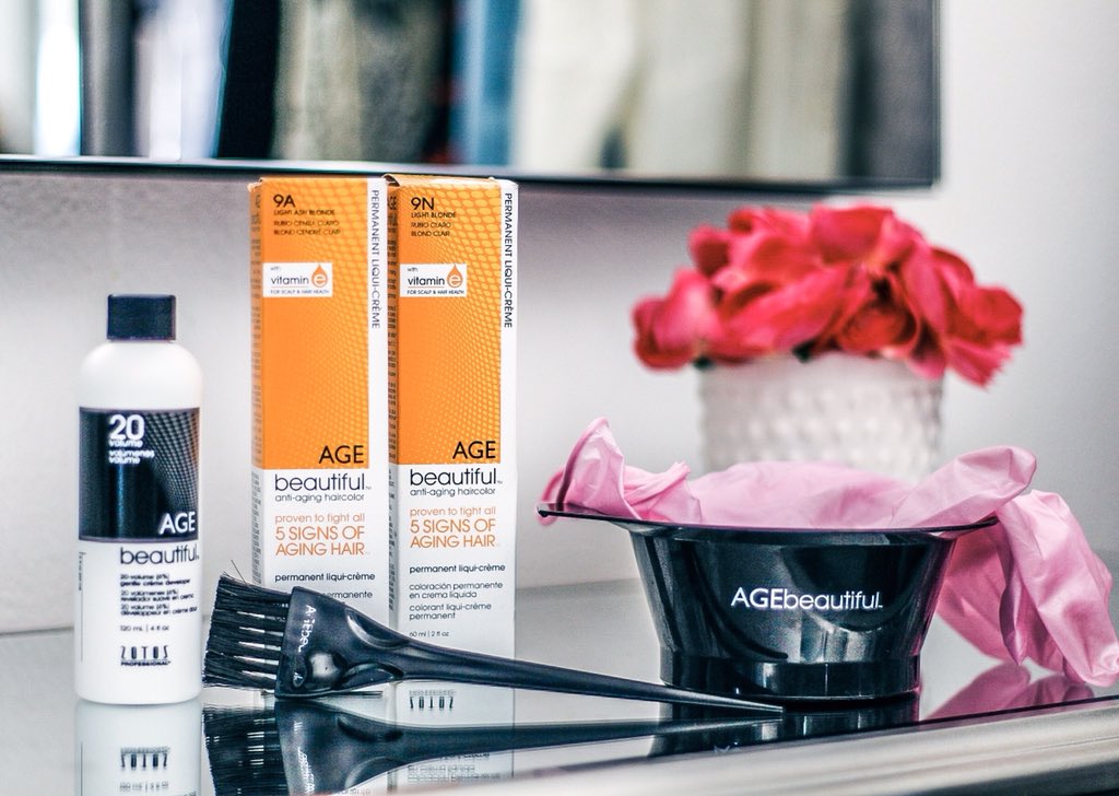 VaneBerlin15's tweet photo. #ad Is your hair loosing volume, shine, manageability & grays are popping up? Girl, it is showing the first signs of aging. I tried @zotosprofesh AGEbeautiful Liqui-Crème hair color & I love the results! Here is my step by step process. #BeAgeBeautiful
https://t.co/m1wOlz9gIQ https://t.co/ZIr4MJAvkl