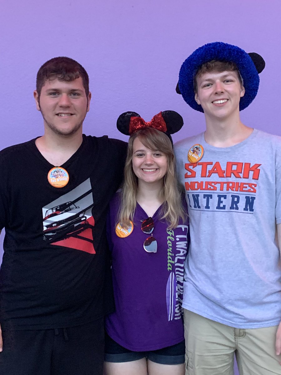 _dood's tweet image. Hi Twitter, just popping in letting you know I’m still alive and so are @PebblesDaPanda and @ldenaevans13.