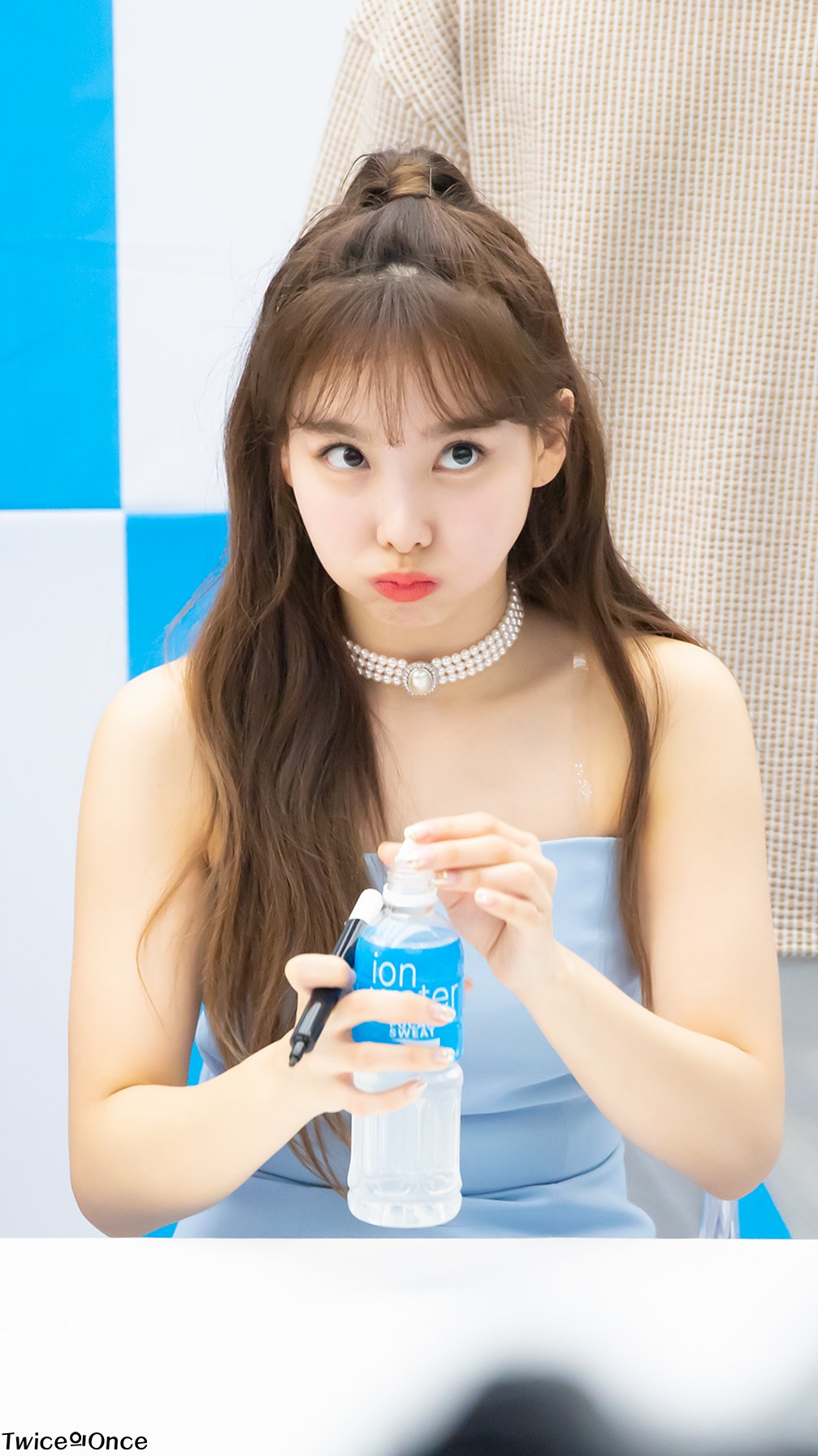 D8_pFFCU8AYdmfJ.jpg:orig