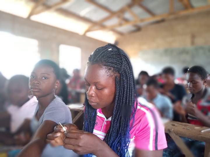 KumbaNet's tweet image. 13/06/2019 #Empowering_Youths_Workshop 
1. Entrepreneurship
2. Health Education,Transformation of waste papers to beads and, Yogurt processing
@UN @WHO @netimpact @MbotijiEric @GlobalGiving @Philanthropy @AgborNkonghoF @USEmbYaounde  @UNHumanRights @UNESCO @SDGaction @UN_SDG
