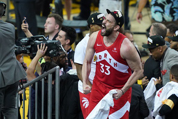 paugasol's tweet photo. Ganar el anillo de la @NBA es algo tremendamente difícil y a la vez, maravilloso. Ya tienes tu anillo, @MarcGasol!!!! Gran Trabajo, Gran Esfuerzo e histórico triunfo!!! 

Muchas felicidades a todo el equipo de los @raptors!! 💍 https://t.co/cEhicioOzk