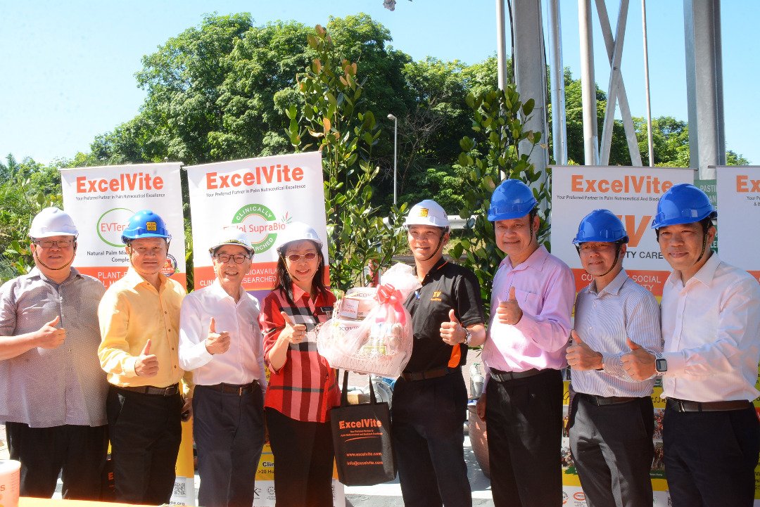 mpob_tweets's tweet photo. #photocoverage YB Pn. Teresa Kok visit to ExcelVite Sdn Bhd, Ipoh, Perak.
#loveMYpalmoil https://t.co/iWYgkb2o35
