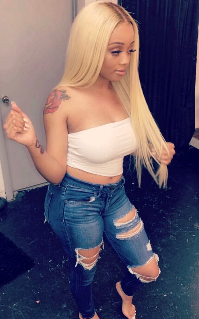 jkiersten__'s tweet photo. #WhosWhoOfOleMiss 

-Jalea Dawson (Jalay) 💋

-Business/ Marketing 📚 

-Southaven, Ms

-Incoming freshman 🤩 #olemiss23 

I love meeting new people, so please feel free to speak if you see me. I also do hair, so ladies check me out!! Excited for this fall ❤️💙 https://t.co/OFXzHbDdML