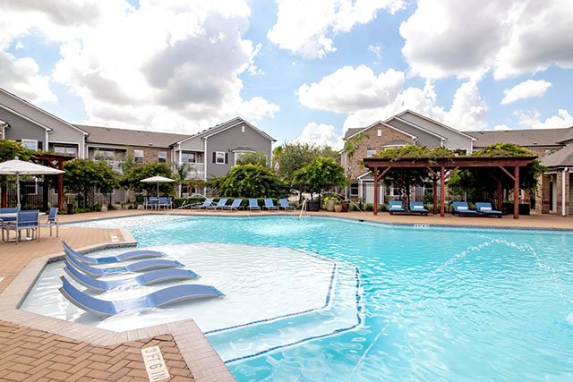 Renters_Network's tweet photo. ✌ UP TO 2 MONTHS FREE (12+mo Lease) !!
🐒Apt#4666A - #Houston, TX, 77094
1 BR  $1,068-1,268 /mo
2 BR $1,298-1,693 /mo
Contact Pinerock Managemnet 713-471-8999
#Katy #CincoRanch #Waterside #Westhouston #rent #apartment #moveinspecials #rentersnetwork https://t.co/Xa9pOMP2aN