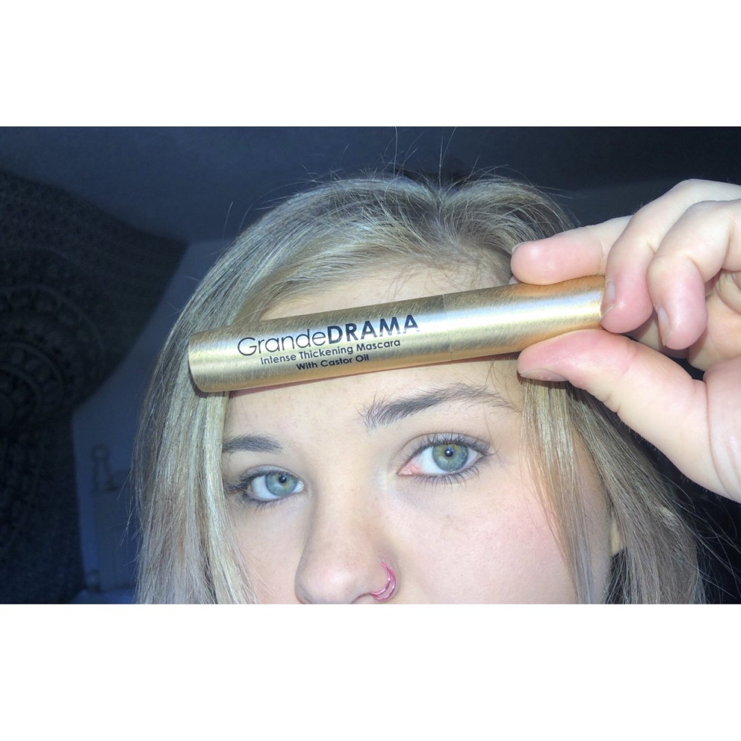 ChandlerHoffman's tweet photo. In love with this mascara! My lashes have gotten so soft and have gotten a little bit longer since I’ve started using it! I received this complementary from Influenster!! @Influenster  @saloncentric #SCFirstLook #ItTakesAPro #SCFreshPicks #complimentary https://t.co/cI8DnnYiYv