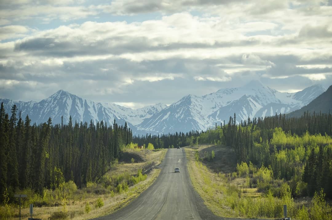 xjackiehong's tweet photo. Sometimes, I still can't believe the Yukon isn't just some massive photorealistic rendering https://t.co/TbXsCLpgJU