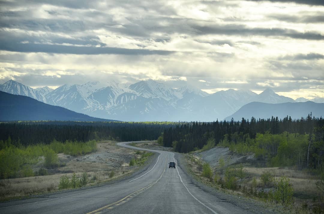 xjackiehong's tweet photo. Sometimes, I still can't believe the Yukon isn't just some massive photorealistic rendering https://t.co/TbXsCLpgJU