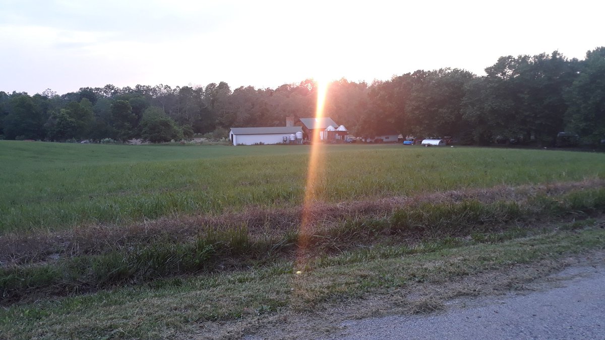 Benbolser's tweet photo. Look at maple lane farms ain't it just breathtaking https://t.co/l6nFLRyx7I