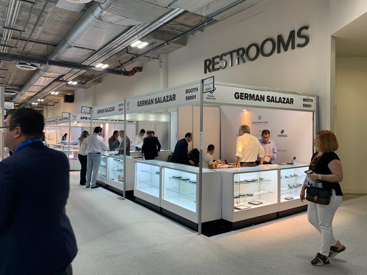 Fedesmeraldas's tweet photo. #ACODES y #FEDESMERALDAS culminaron exitosamente su participación en el JCK de las Vegas, un evento de joyería líder en América del Nort. https://t.co/H8BhjCSZnC