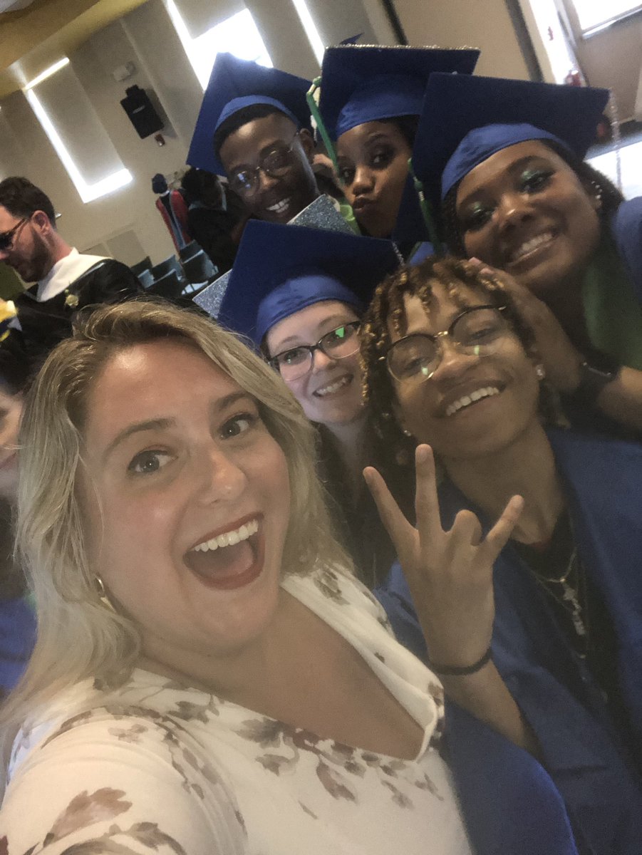poescorner's tweet photo. I only cried 100 times ♥️♥️ #family @NazPrep https://t.co/1c47RgPiek