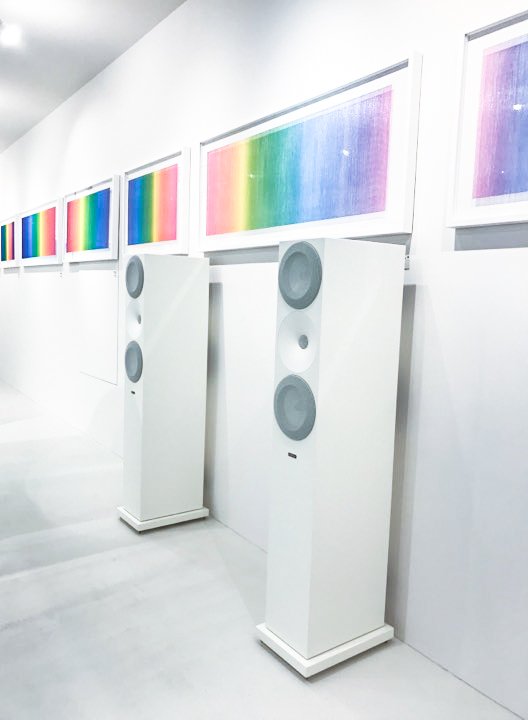 datagateinc's tweet photo. 阪急MEN’s TOKYO7F ギャラリータグボート 石川美奈子 展「Wavelength」にて 弊社初のギャラリー様展示（Argon7LS FullWhite)を行って頂いております。
https://t.co/4RNOtbCeZx

＃阪急MENsTOKYO　＃ギンザレコード　＃ギャラリー　＃アンフィオン
＃amphionloudspakers ＃Argon7LS https://t.co/zKauUSy26J
